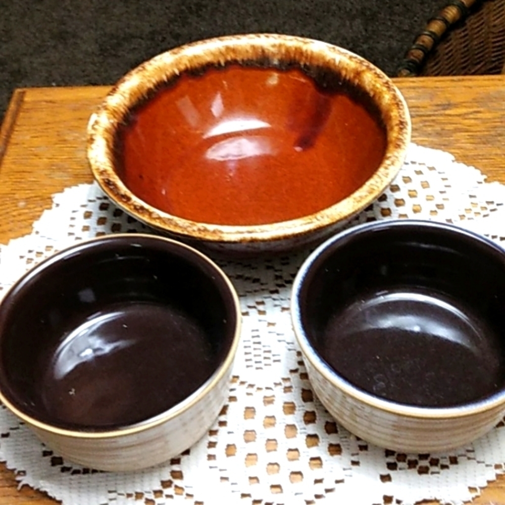 Hull & Tastefully Simple  bowls